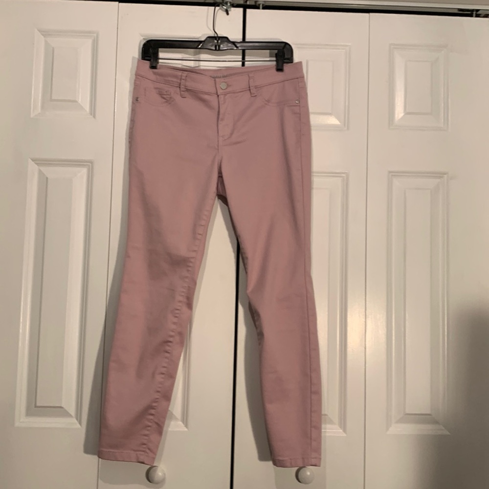 Great spring colored mauve pants size 8